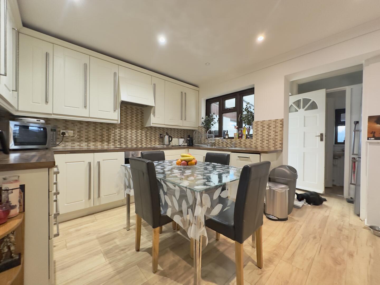 2 bed property in Mundells, Cheshunt